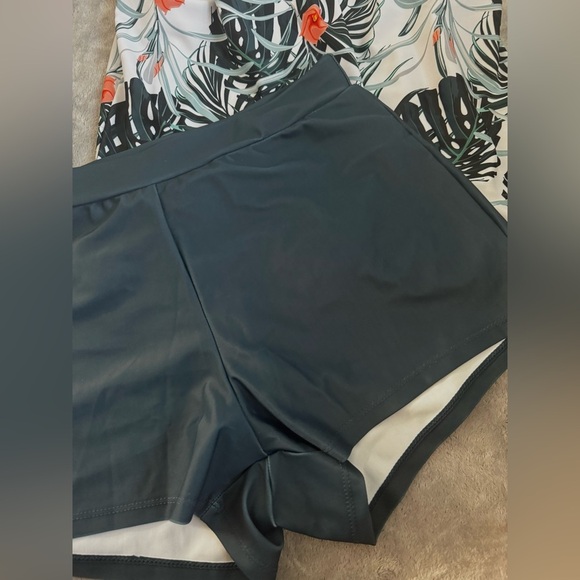 Modlily Brand New Size Medium Bathing Suit Set: White Tropical Leave w/ Dots Set - Picture 2 of 9